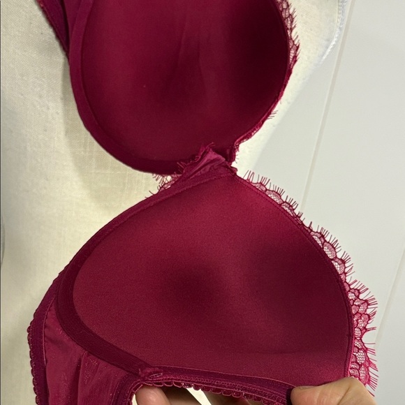 Victoria's Secret Lace Push-Up Bra in Deep Red - Picture 6 of 6